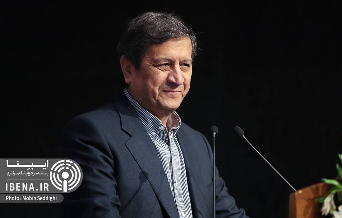همتی: بانک مرکزی در قضیه کنترل نرخ ارز و دلار خوب عمل کرد