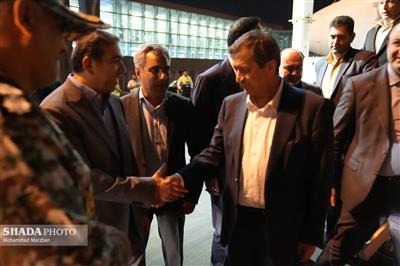 وزیر اقتصاد وارد جزیره كیش شد