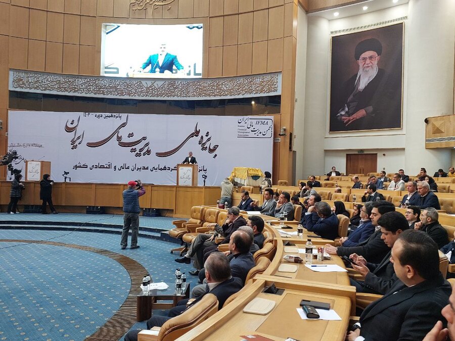۴ چالش بازار سرمایه/ انعکاس درست گزارشگری مالی باید مورد توجه مدیران شرکت ها قرار گیرد/ بورس بزرگترین بازار استفاده از ابزار گزارشگری مالی است/ گزارشهای مالی باید در مسیر شفافیت و سودمندی قرار گیرد