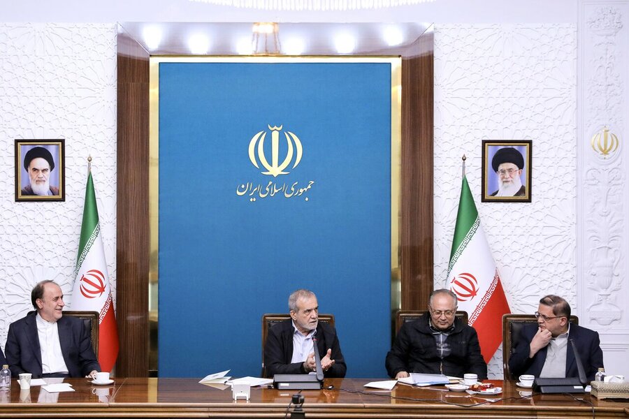 استیضاح وزیر اقتصاد به بیثباتی بازار دامن زد/ تغییر افراد مشکلی را حل نمیکند