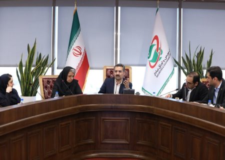 نشست بررسی راهکارهای نظارت یکپارچه میان واحدهای نظارتی بازار سرمایه برگزار شد/ انجام اقدامات مؤثرتر برای بهبود عملکرد نهادهای نظارتی بازار سرمایه/ هم‌اندیشی با مدیران و فعالان بازار سرمایه برای تعیین کارگروه‌های تخصصی در حوزه نظارت