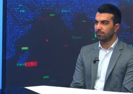 انتشار گواهی خاص ۲۵ درصدی، باعث ارزندگی بیشتر بورس و سایر بازارها می‌شود/ اعمال سیاست جدید بانک مرکزی، نرخ بهره را کاهش می‌دهد/ با کاهش نرخ بهره بخش‌های اقتصادی کشور از رکود خارج می‌شوند/ پیش‌بینی کاهش نرخ بهره به کمتر از ۳۰ درصد تا پایان سال